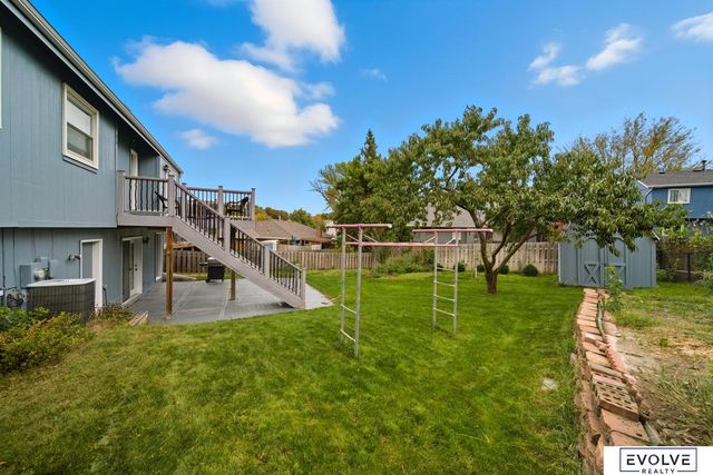 17023 Holmes Circle, Omaha, NE 68135