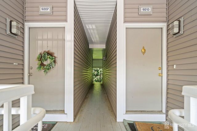 9207 Tamarron Drive, Plainsboro, NJ 08536