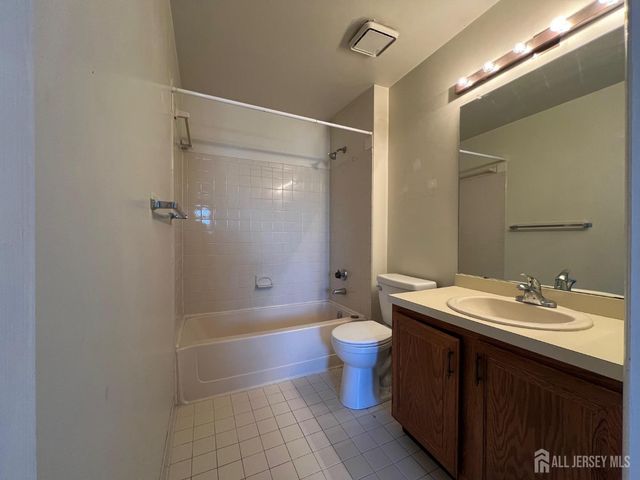 9207 Tamarron Drive, Plainsboro, NJ 08536