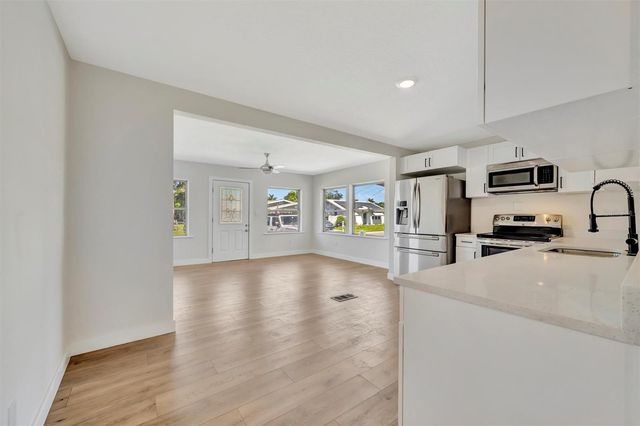 609 25TH AVENUE W, Bradenton, FL 34205