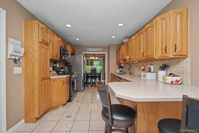 20 Fieldstone Boulevard, Wappingers Falls, NY 12590