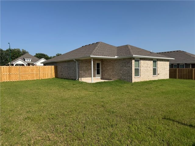 3708 N Wiley Drive, Siloam Springs, AR 72761