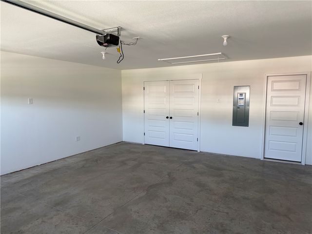 3708 N Wiley Drive, Siloam Springs, AR 72761
