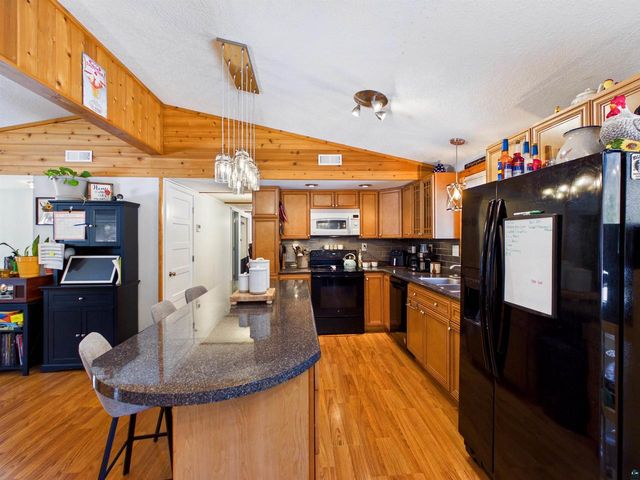 10719 N Oak Ridge Dr, Hayward, WI 54843