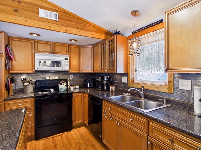 10719 N Oak Ridge Dr, Hayward, WI 54843