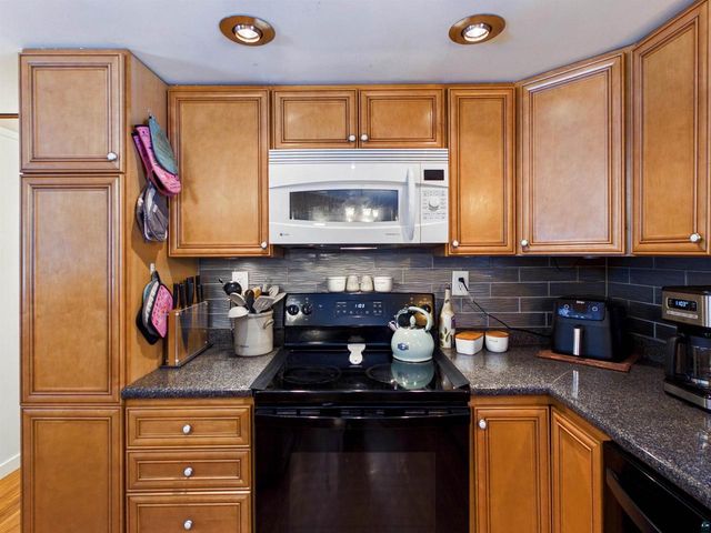 10719 N Oak Ridge Dr, Hayward, WI 54843