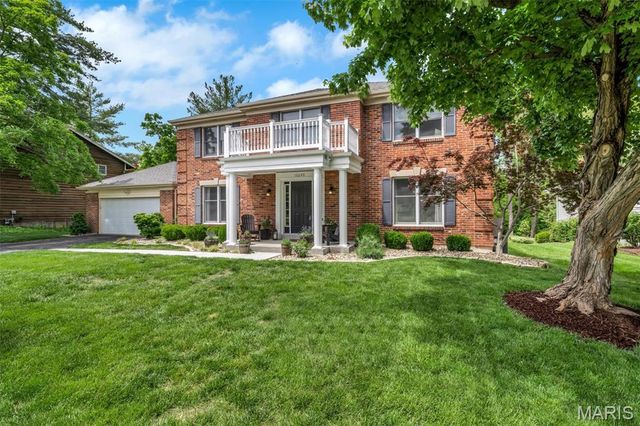 15049 Manor Creek Drive, Chesterfield, MO 63017