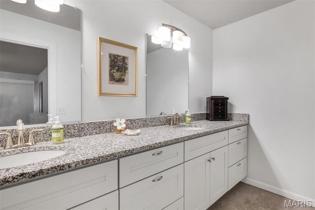15049 Manor Creek Drive, Chesterfield, MO 63017
