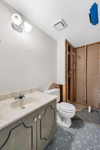 15049 Manor Creek Drive, Chesterfield, MO 63017