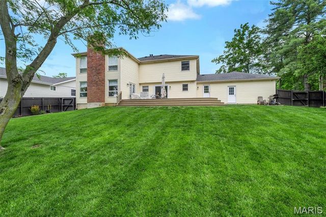 15049 Manor Creek Drive, Chesterfield, MO 63017