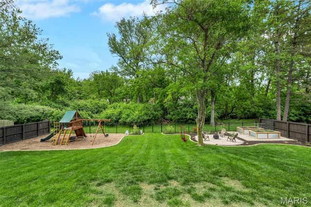 15049 Manor Creek Drive, Chesterfield, MO 63017