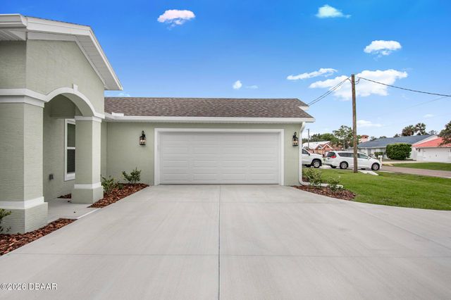43 Edgewater Drive, Palm Coast, FL 32164