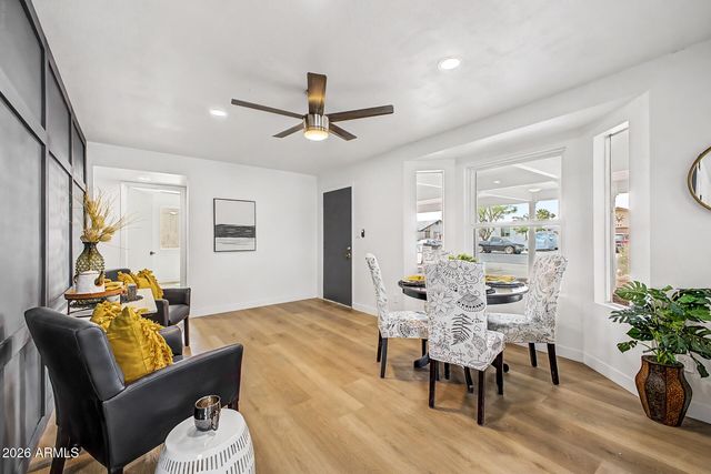 665 W ENID Avenue, Mesa, AZ 85210