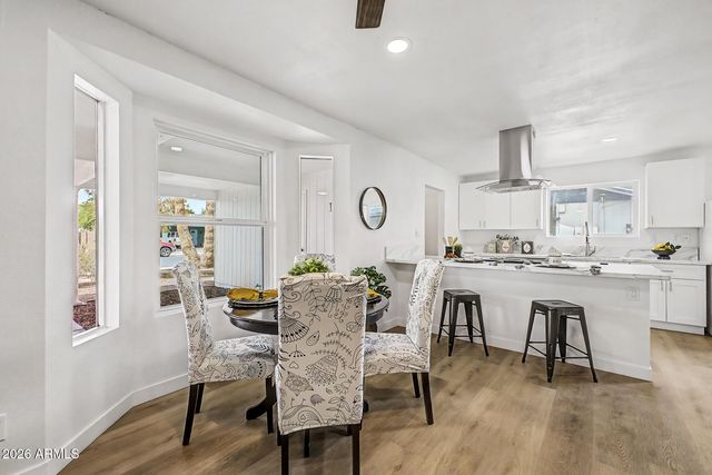 665 W ENID Avenue, Mesa, AZ 85210