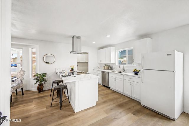 665 W ENID Avenue, Mesa, AZ 85210