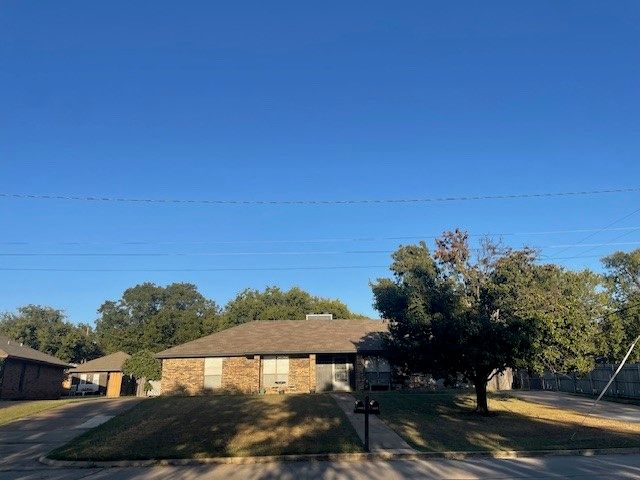 7457 N College Circle, North Richland Hills, TX 76180