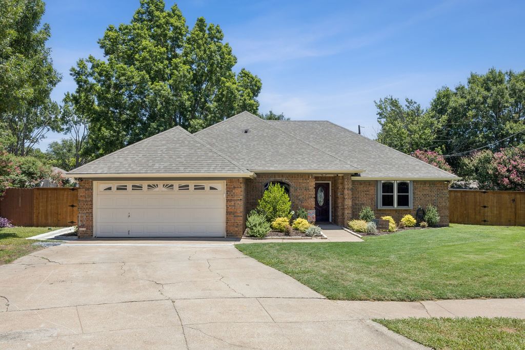 481 Cherokee Court N, Keller, TX 76248