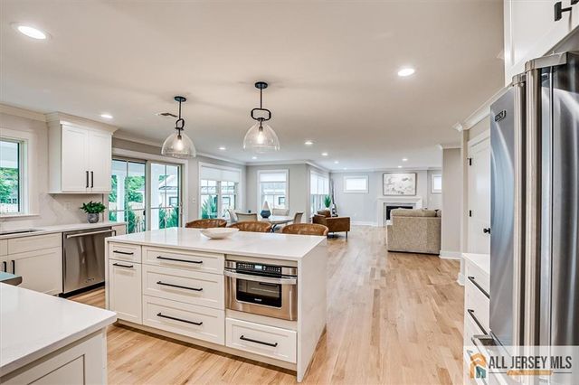 569 Riverside Drive, Princeton, NJ 08540