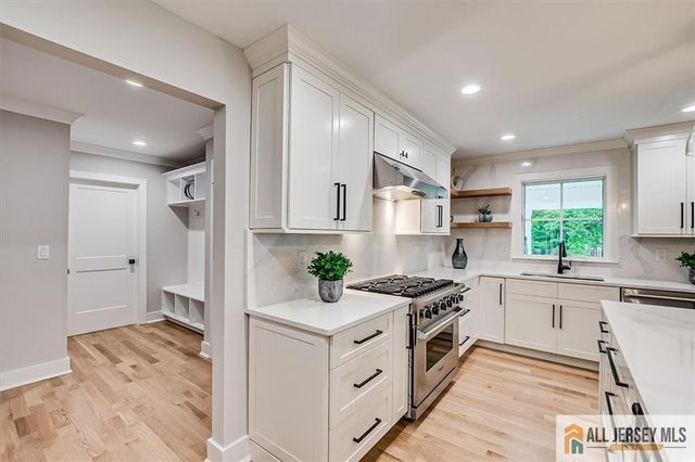 569 Riverside Drive, Princeton, NJ 08540