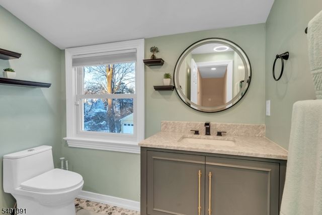 33 Highland Ave, Maplewood Twp., NJ 07040