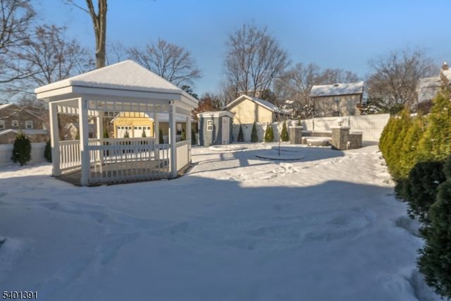 33 Highland Ave, Maplewood Twp., NJ 07040