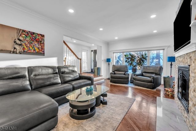 33 Highland Ave, Maplewood Twp., NJ 07040