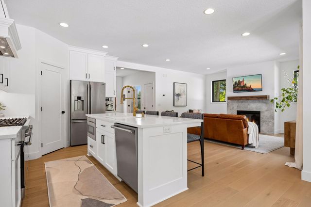 18806 South Lane, Minnetonka, MN 55345