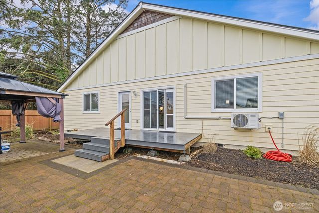 492 Ensign Avenue NW, Ocean Shores, WA 98569