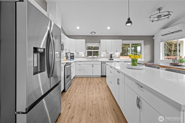 492 Ensign Avenue NW, Ocean Shores, WA 98569