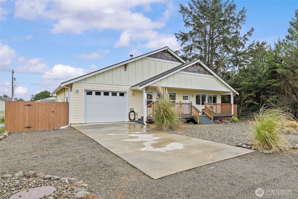 492 Ensign Avenue NW, Ocean Shores, WA 98569