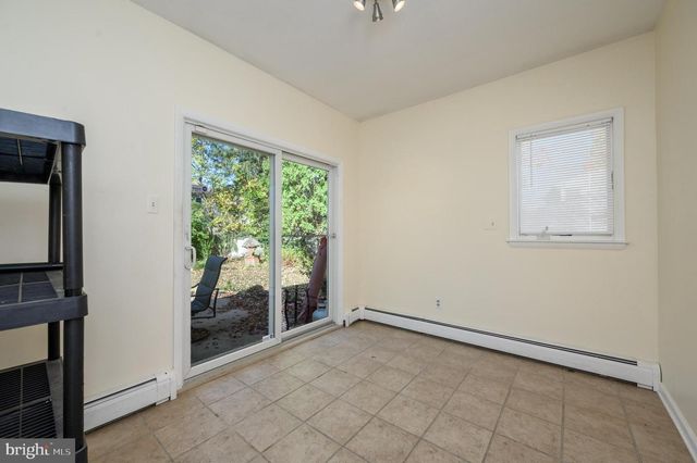 4 HICKORY HILL DR, Ewing, NJ 08618