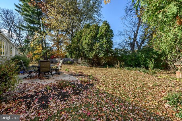 4 HICKORY HILL DR, Ewing, NJ 08618