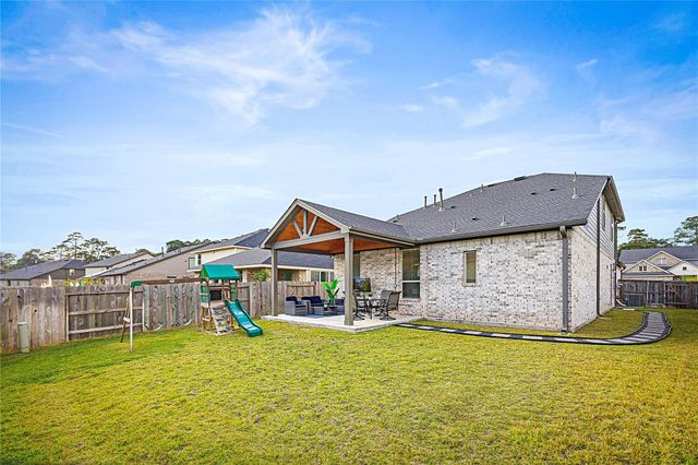 35425 Woodtrace Circle, Pinehurst, TX 77362