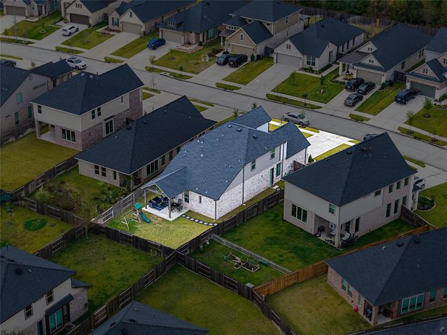 35425 Woodtrace Circle, Pinehurst, TX 77362