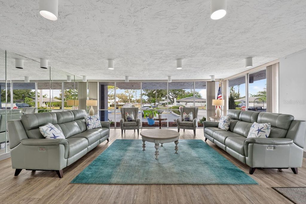 Image 2 of property listing at 2901 26TH STREET W 505, Bradenton, FL 34205