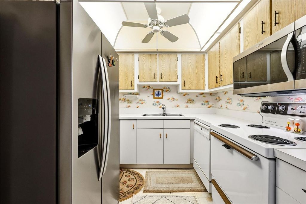 Image 12 of property listing at 2901 26TH STREET W 505, Bradenton, FL 34205