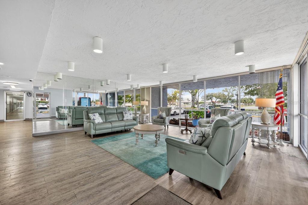 Image 3 of property listing at 2901 26TH STREET W 505, Bradenton, FL 34205