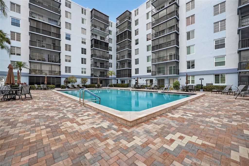 Image 39 of property listing at 2901 26TH STREET W 505, Bradenton, FL 34205