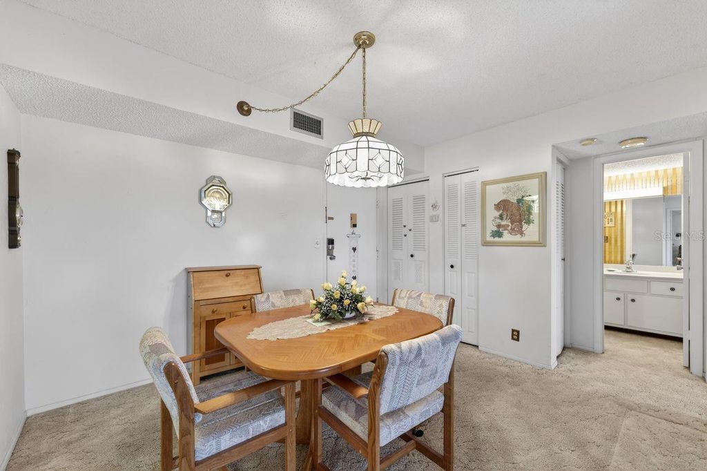 Image 9 of property listing at 2901 26TH STREET W 505, Bradenton, FL 34205