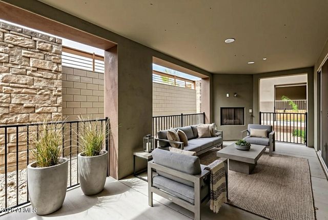 11673 N 136th Street 1002, Scottsdale, AZ 85259