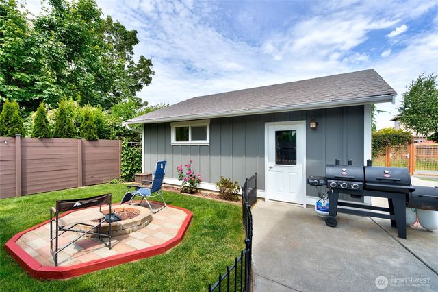 3608 W Fifth, Anacortes, WA 98221