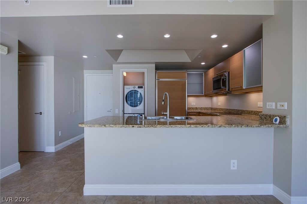 222 Karen Avenue 2303, Las Vegas, NV 89109 — photo 5