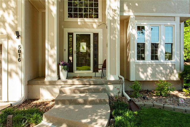5816 NE Ruby Court, Lee's Summit, MO 64064