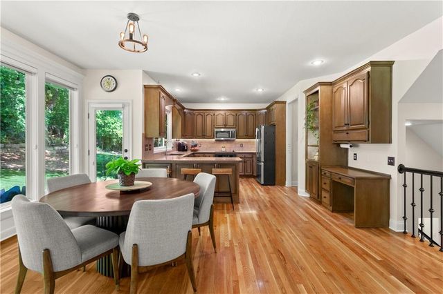 5816 NE Ruby Court, Lee's Summit, MO 64064