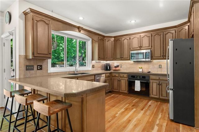 5816 NE Ruby Court, Lee's Summit, MO 64064