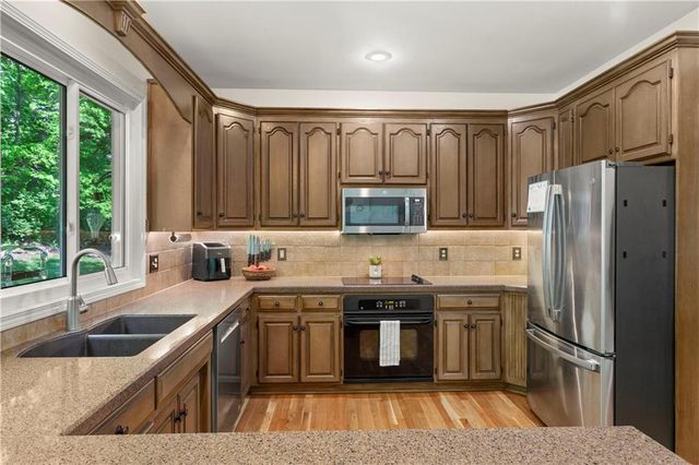 5816 NE Ruby Court, Lee's Summit, MO 64064