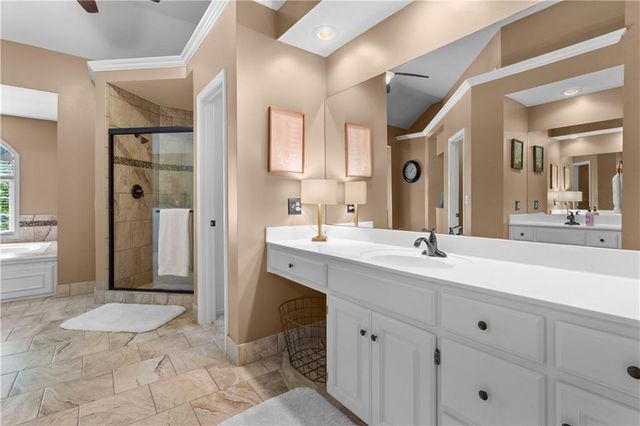 5816 NE Ruby Court, Lee's Summit, MO 64064