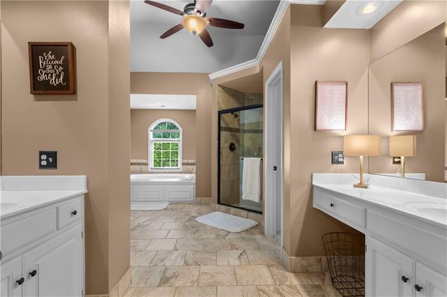 5816 NE Ruby Court, Lee's Summit, MO 64064