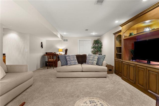 5816 NE Ruby Court, Lee's Summit, MO 64064