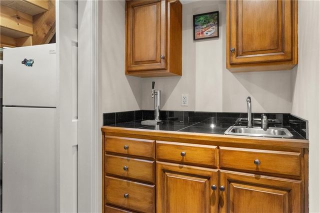 5816 NE Ruby Court, Lee's Summit, MO 64064